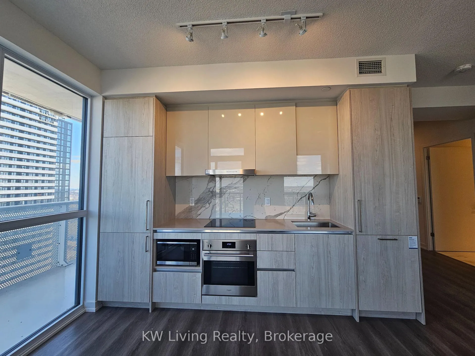 Photo 8 of Unit 3212, 225 Commerce Street, Vaughan, Vaughan Corporate Centre — HOMEH