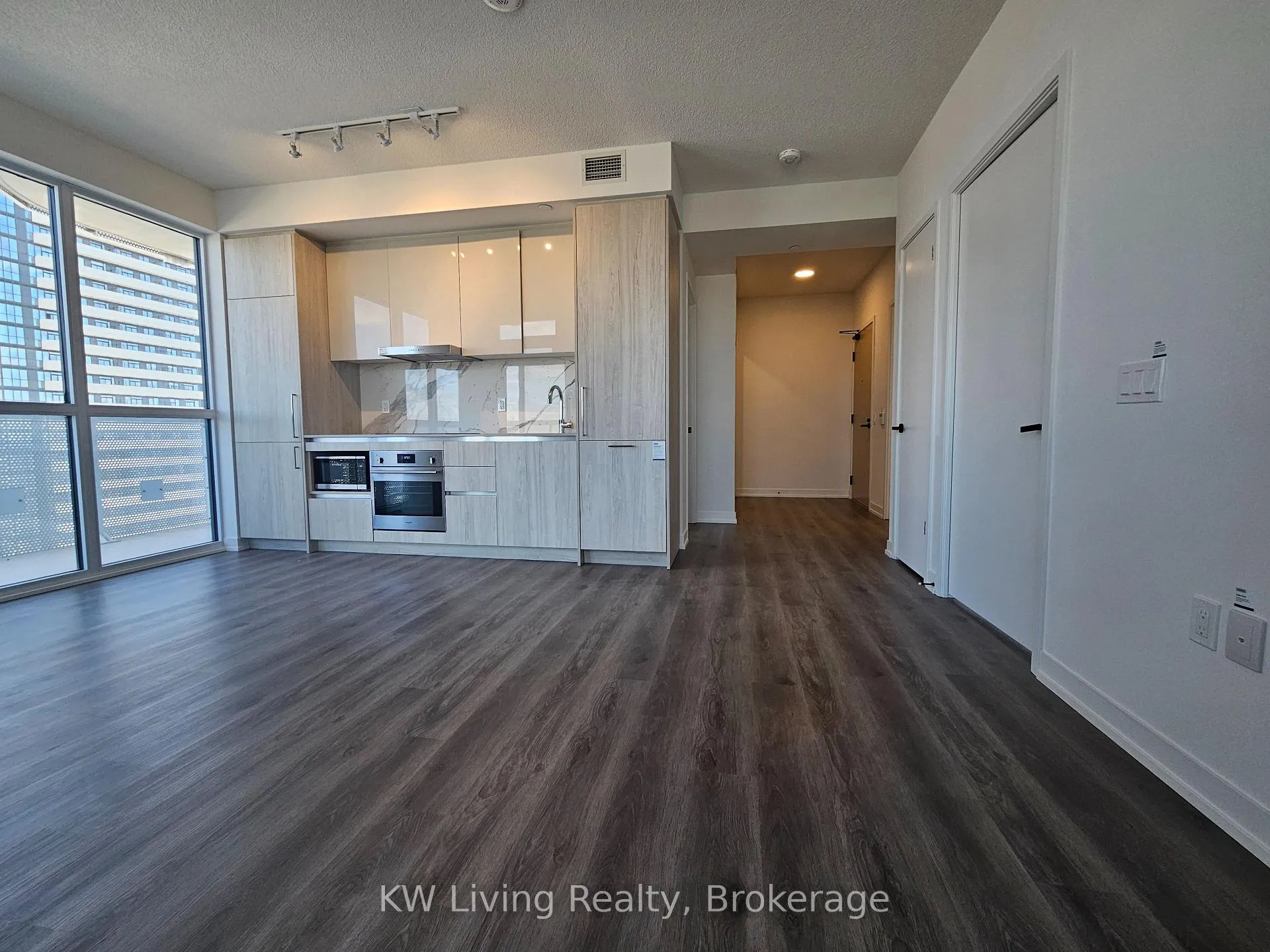Photo 9 of Unit 3212, 225 Commerce Street, Vaughan, Vaughan Corporate Centre — HOMEH