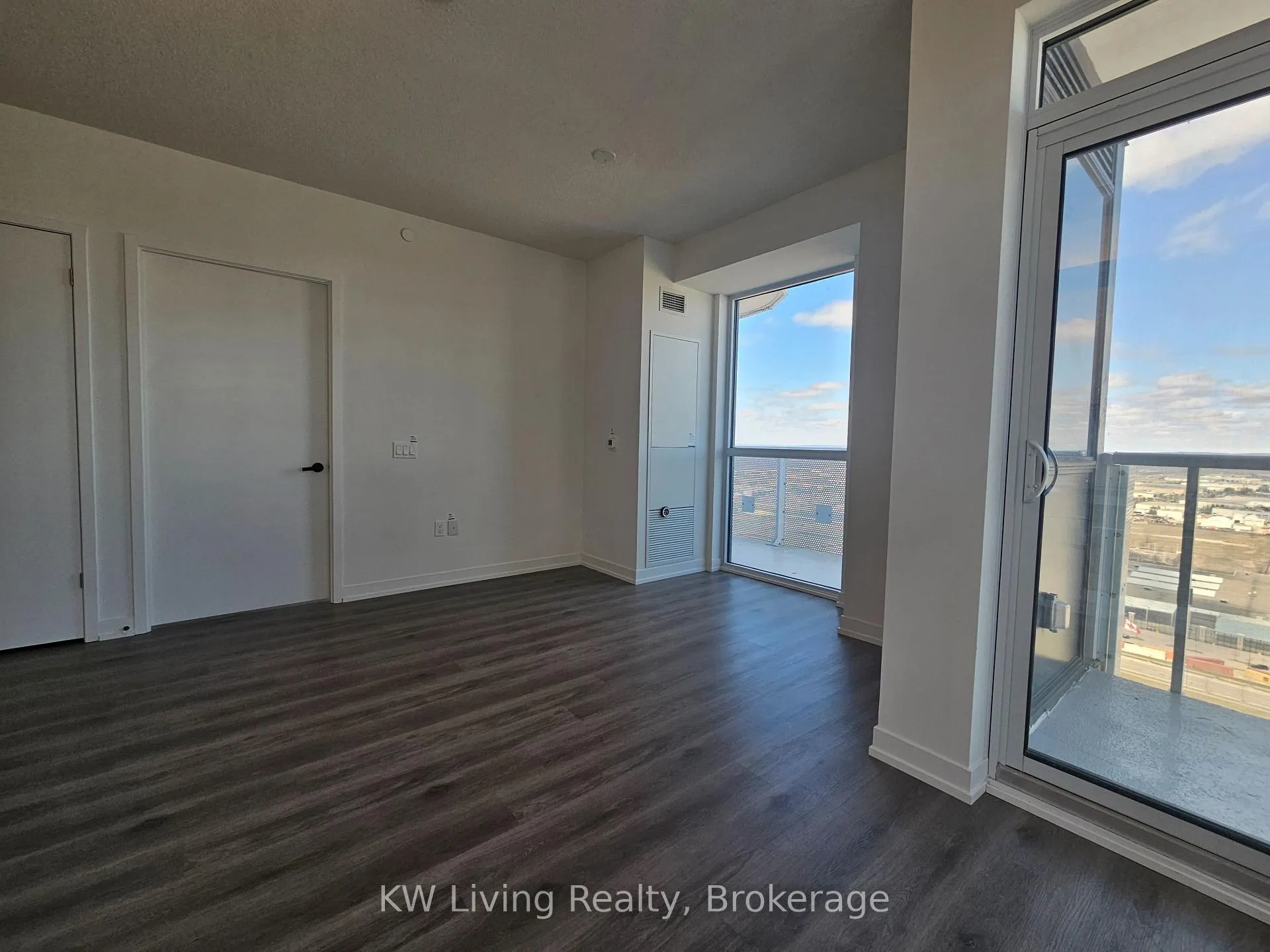 Photo 10 of Unit 3212, 225 Commerce Street, Vaughan, Vaughan Corporate Centre — HOMEH