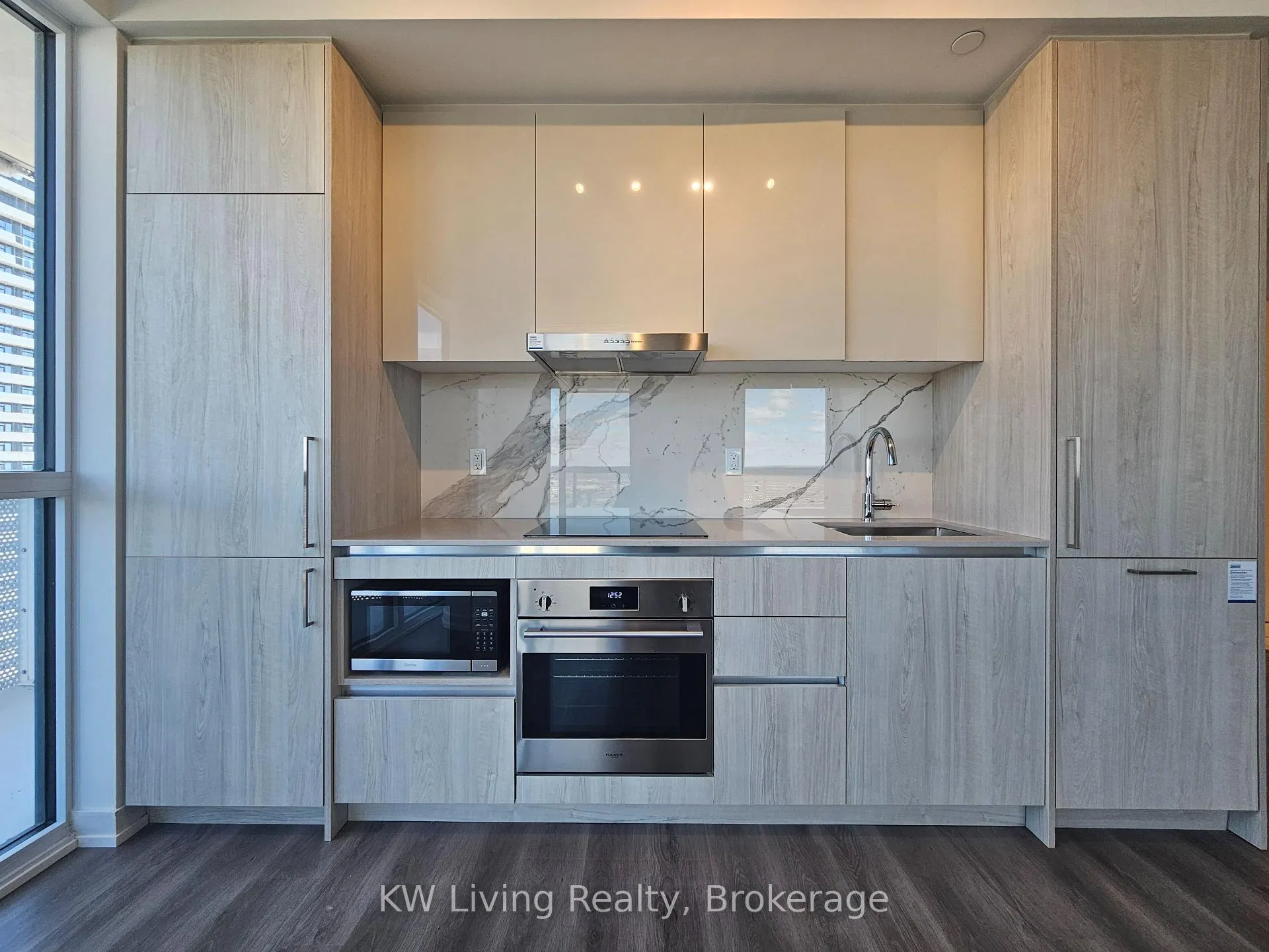 Photo 11 of Unit 3212, 225 Commerce Street, Vaughan, Vaughan Corporate Centre — HOMEH
