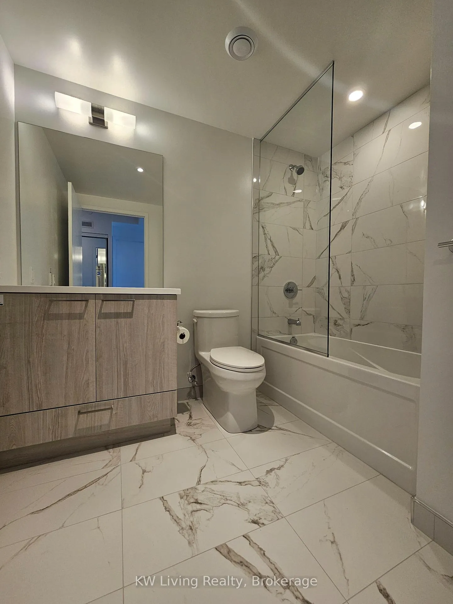 Photo 16 of Unit 3212, 225 Commerce Street, Vaughan, Vaughan Corporate Centre — HOMEH