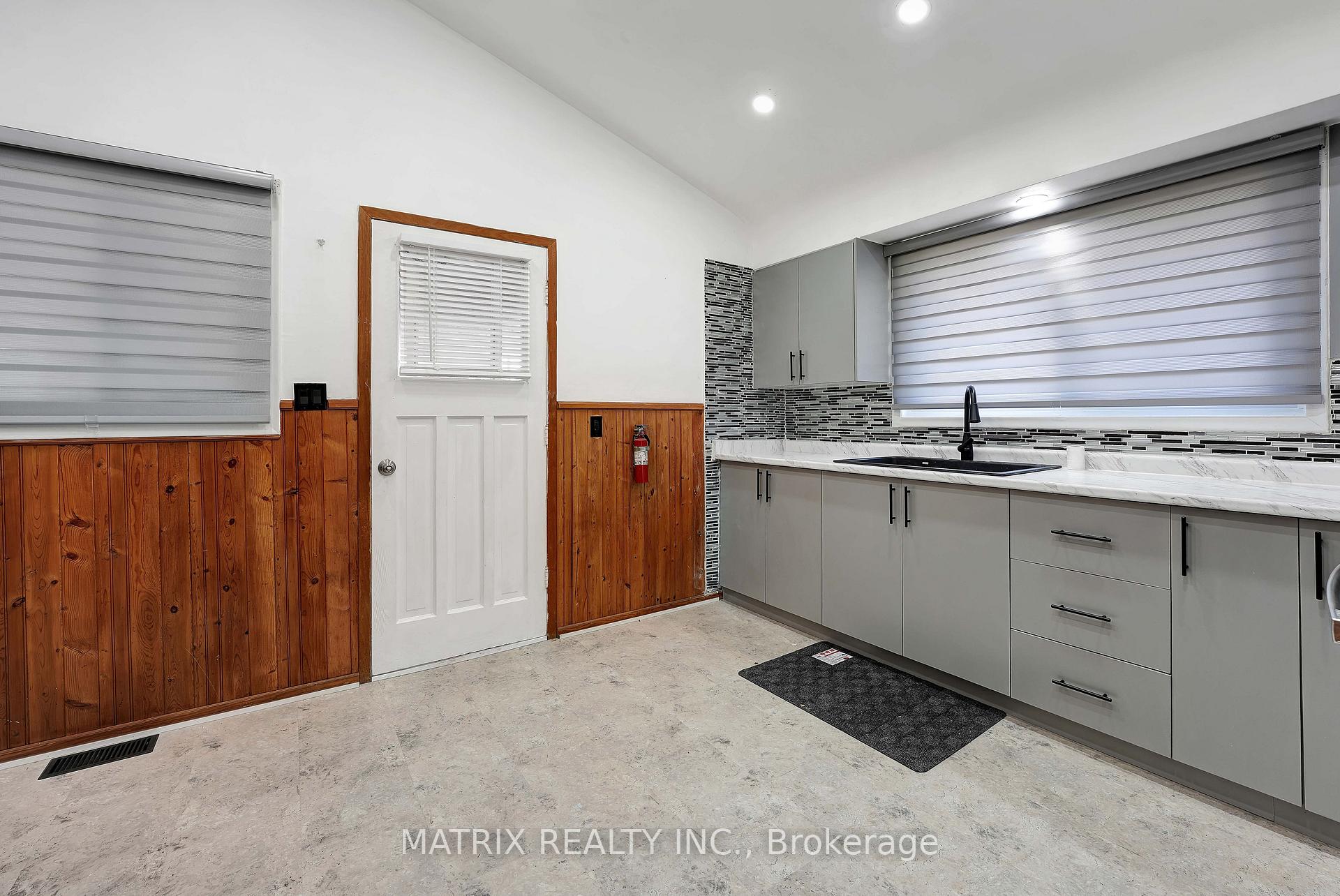 Photo 6 of 531 Sidney Street, Belleville, Belleville Ward — HOMEH