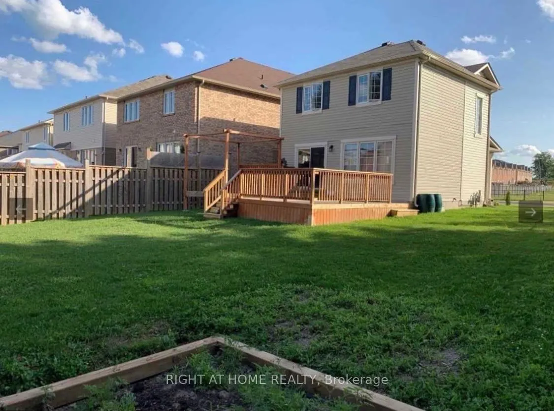 Photo 2 of 829 Farmstead Drive, Milton, Willmott — HOMEH