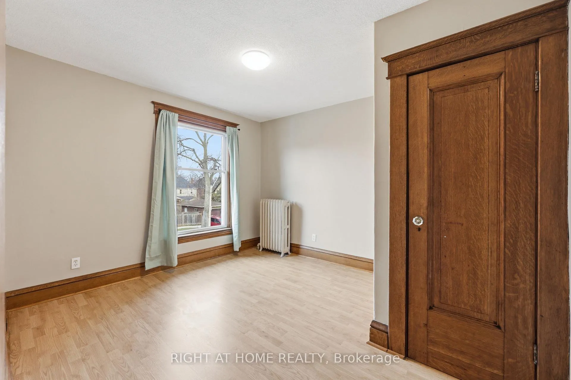 Photo 12 of Unit 2, 65 Fairholt Road S, Hamilton, Stipley — HOMEH