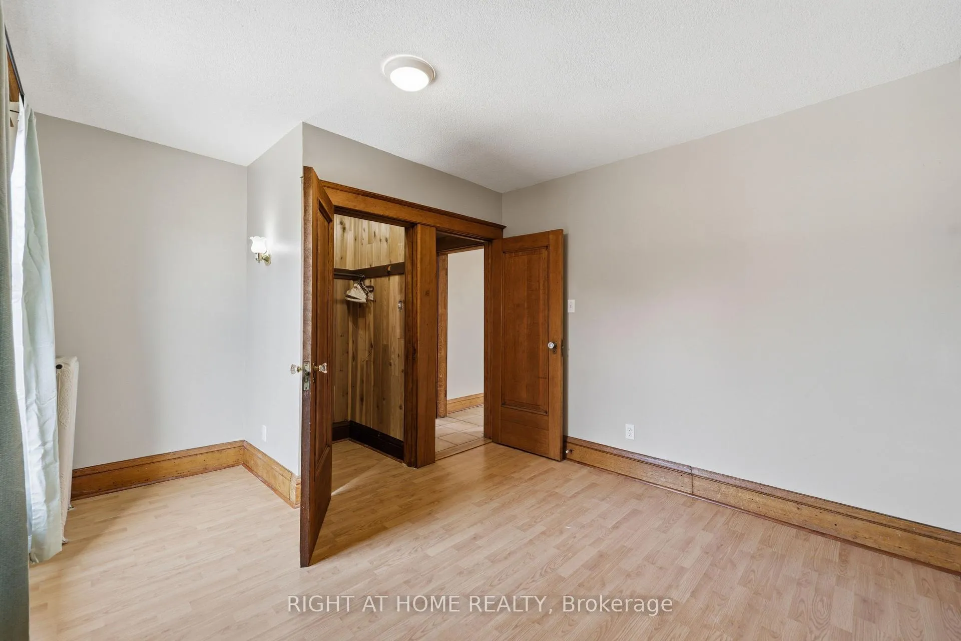 Photo 15 of Unit 2, 65 Fairholt Road S, Hamilton, Stipley — HOMEH