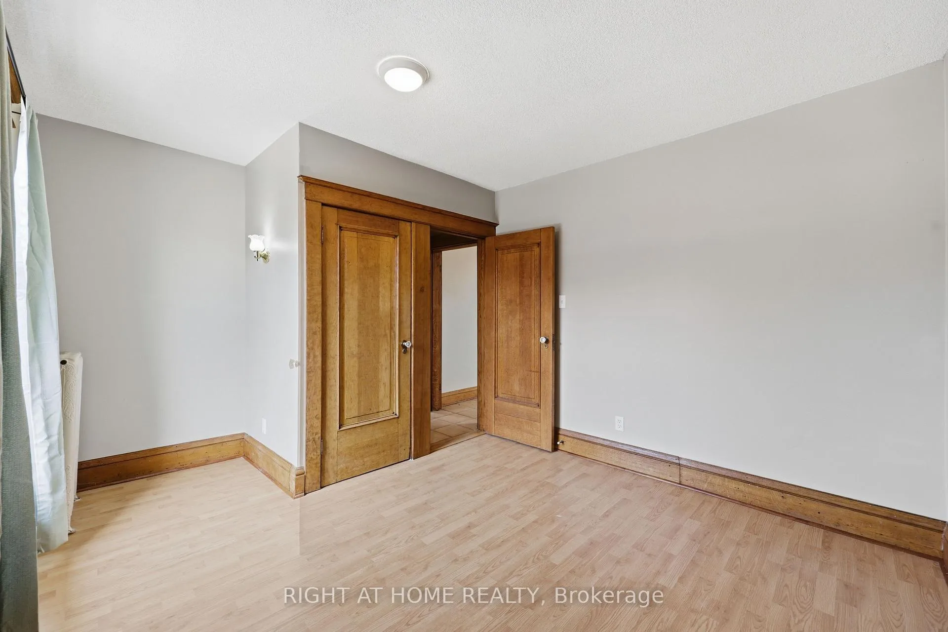 Photo 16 of Unit 2, 65 Fairholt Road S, Hamilton, Stipley — HOMEH