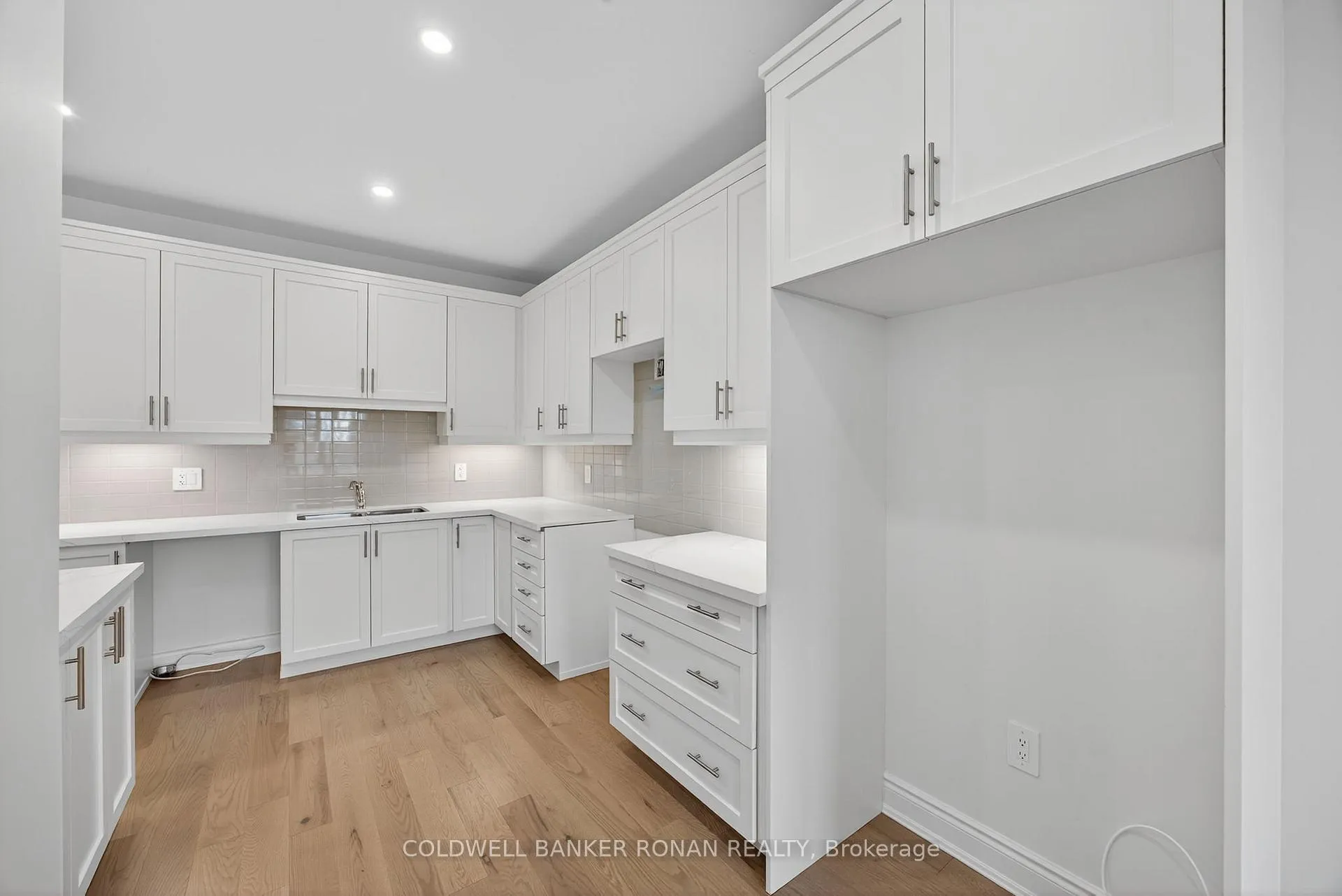 Photo 8 of 71 Appian Way, New Tecumseth, Alliston — HOMEH