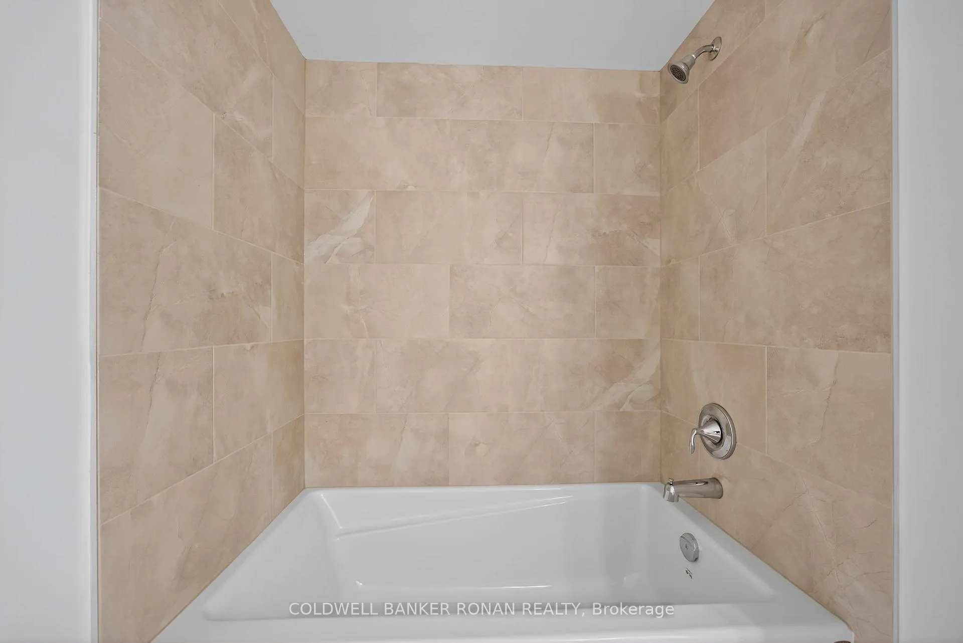 Photo 30 of 71 Appian Way, New Tecumseth, Alliston — HOMEH