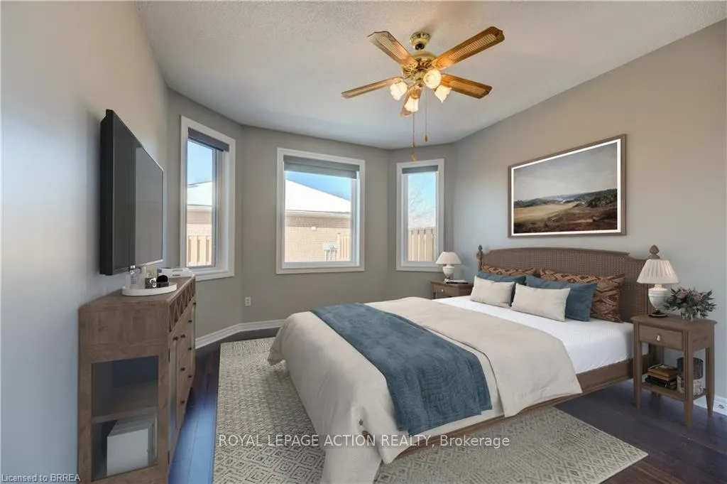 Photo 8 of 92 Twentyplace Boulevard, Hamilton, Rural Glanbrook — HOMEH