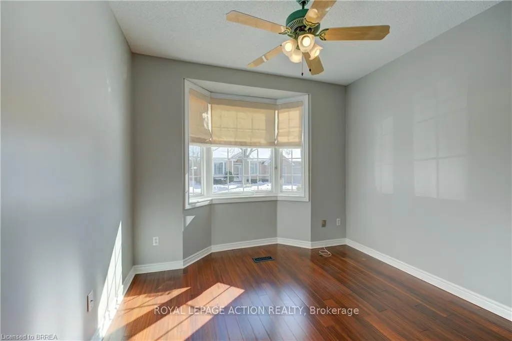 Photo 16 of 92 Twentyplace Boulevard, Hamilton, Rural Glanbrook — HOMEH