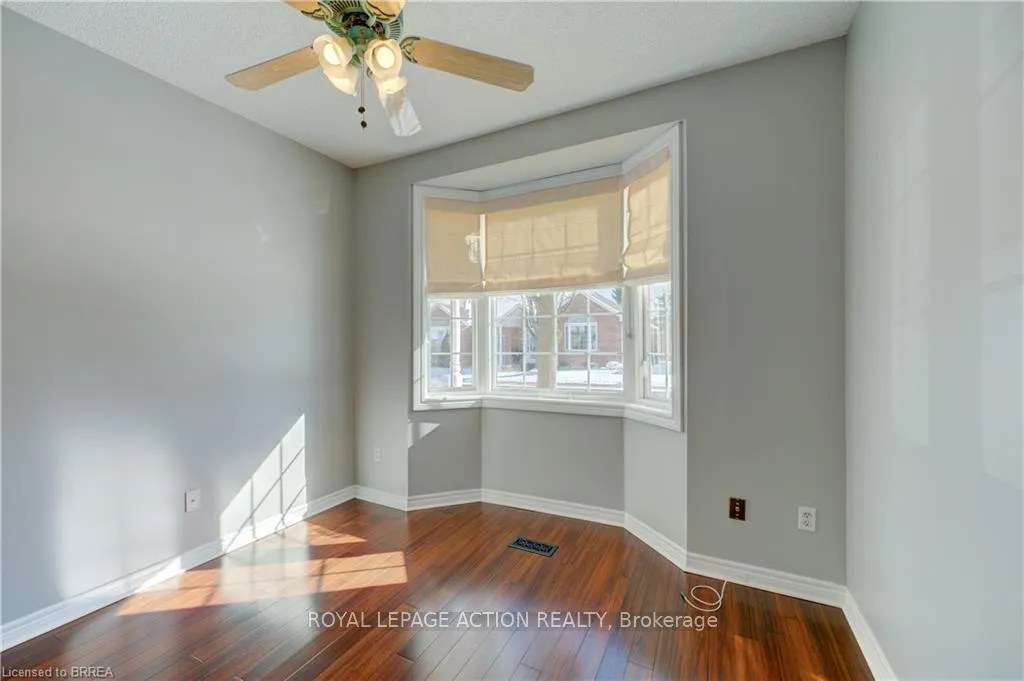Photo 17 of 92 Twentyplace Boulevard, Hamilton, Rural Glanbrook — HOMEH