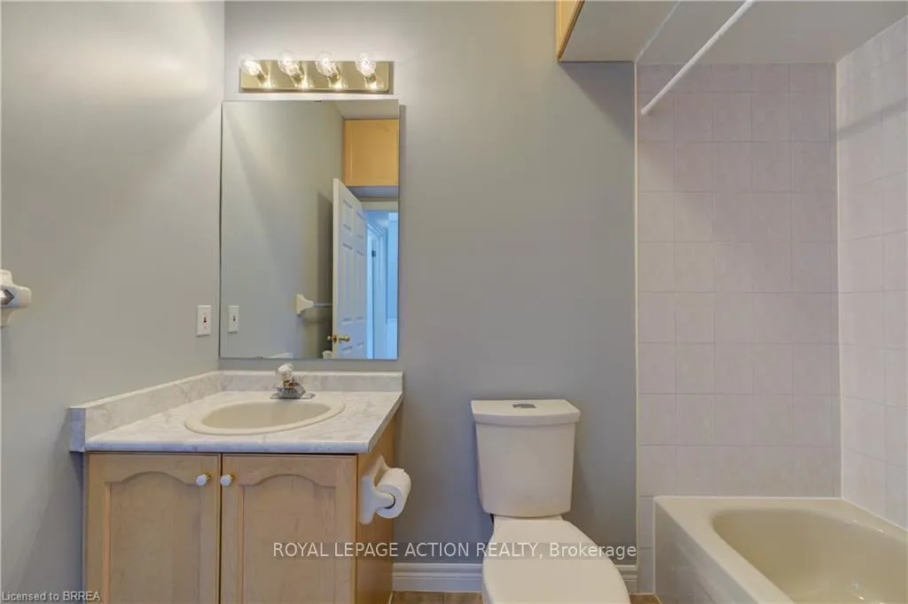 Photo 19 of 92 Twentyplace Boulevard, Hamilton, Rural Glanbrook — HOMEH