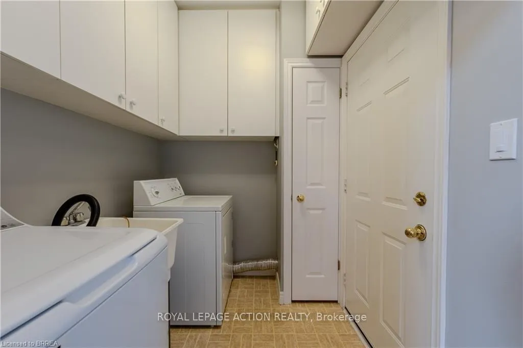 Photo 21 of 92 Twentyplace Boulevard, Hamilton, Rural Glanbrook — HOMEH