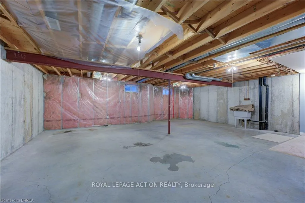 Photo 22 of 92 Twentyplace Boulevard, Hamilton, Rural Glanbrook — HOMEH