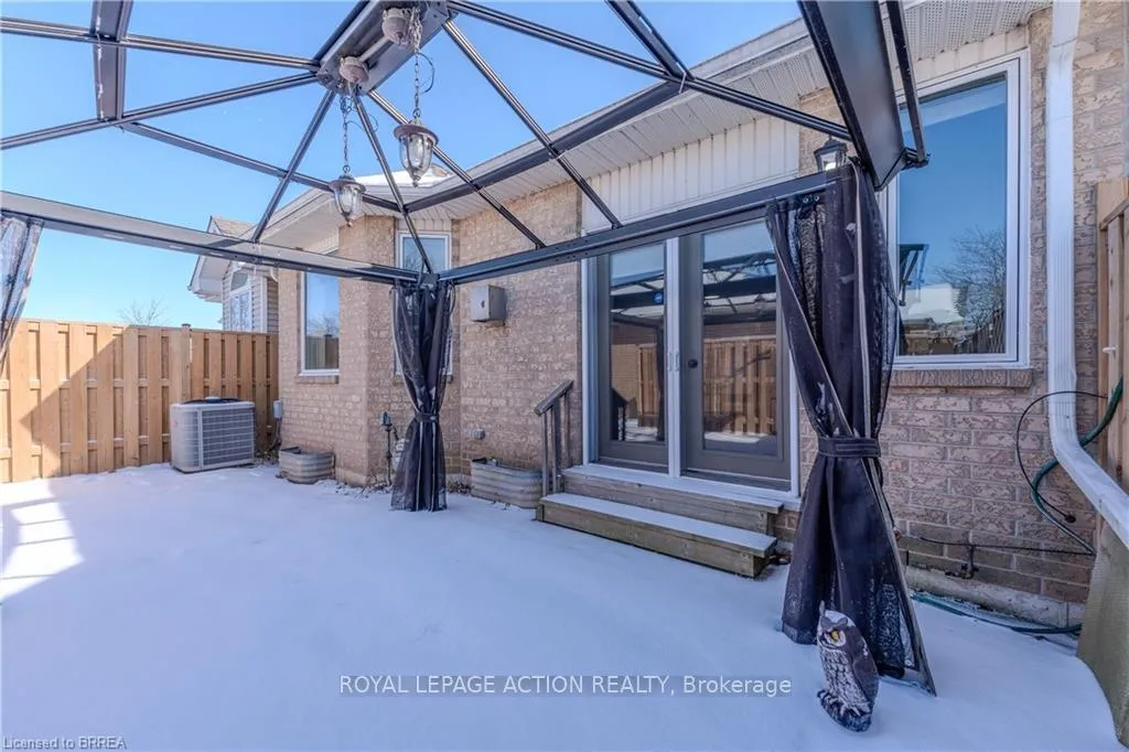 Photo 24 of 92 Twentyplace Boulevard, Hamilton, Rural Glanbrook — HOMEH