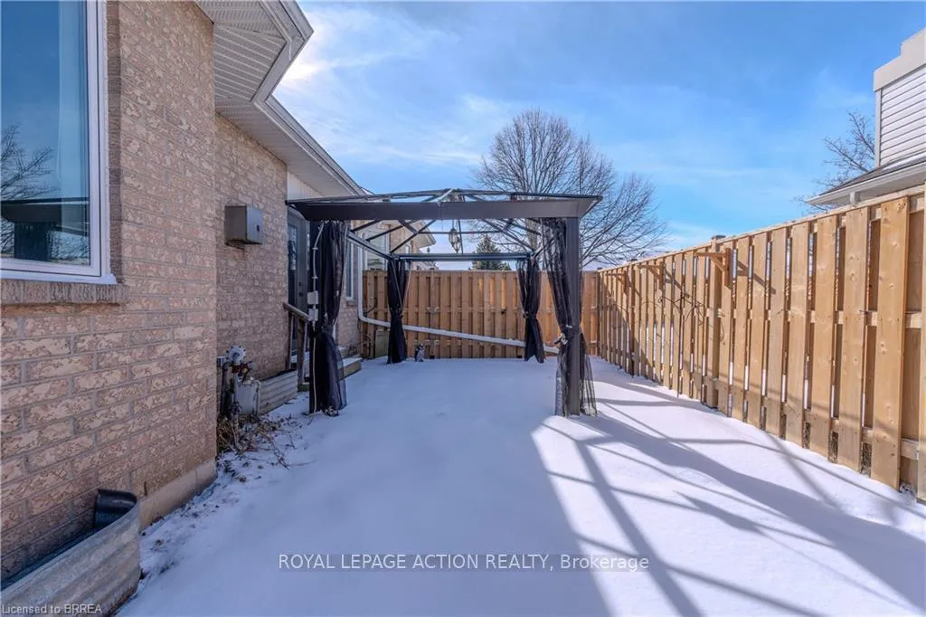 Photo 26 of 92 Twentyplace Boulevard, Hamilton, Rural Glanbrook — HOMEH