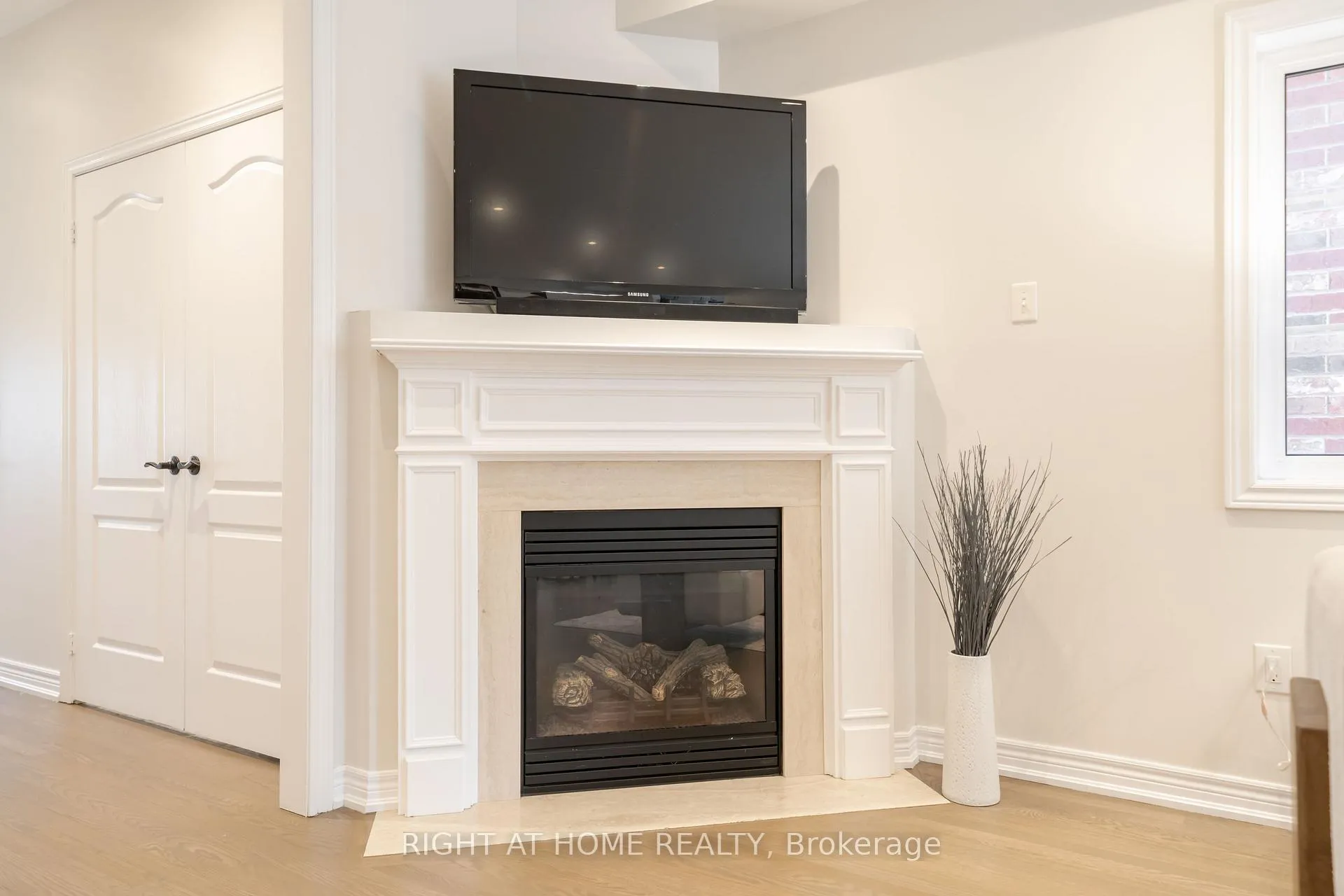 Photo 11 of 14 Lady Loretta Lane, Vaughan, Patterson — HOMEH