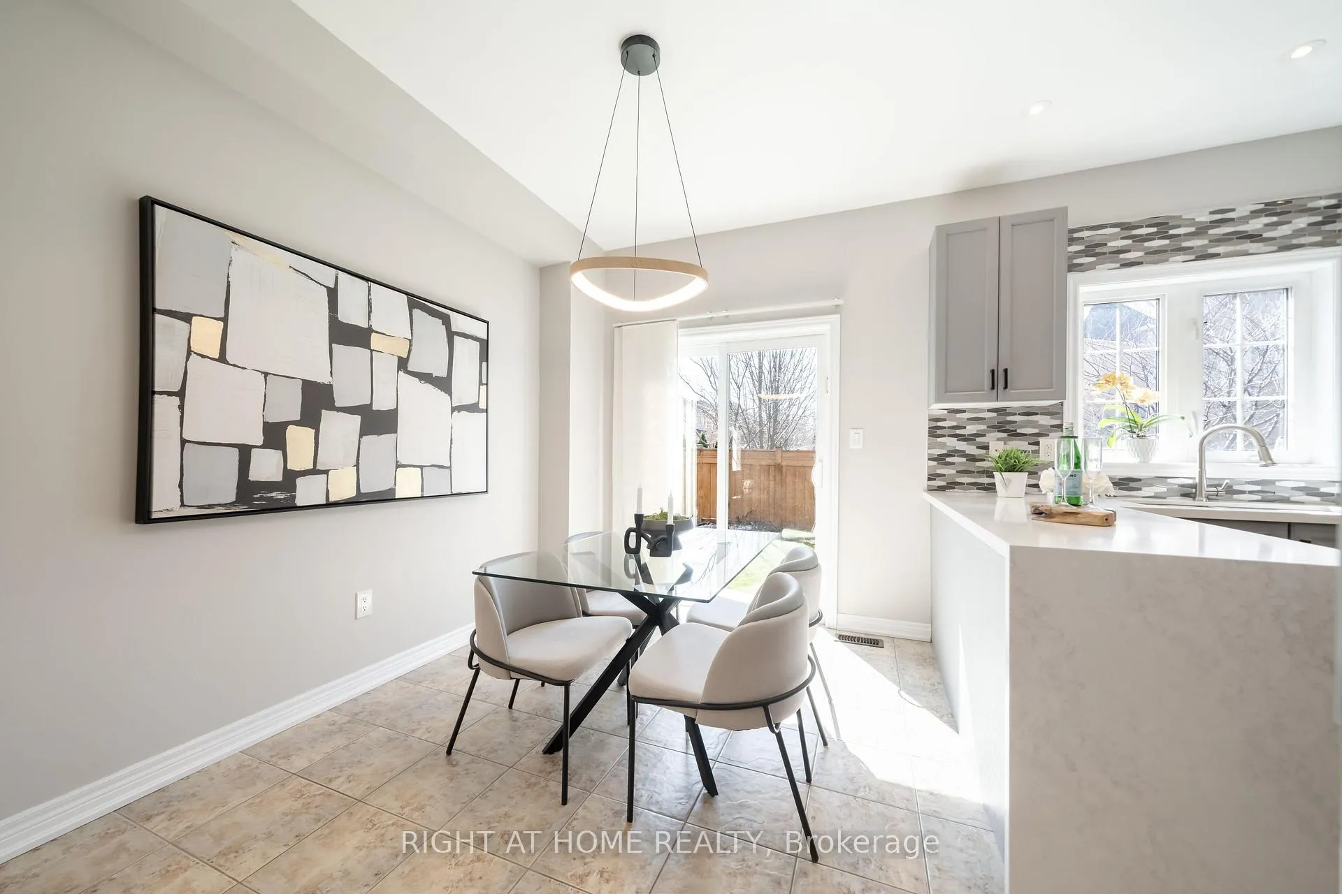 Photo 21 of 14 Lady Loretta Lane, Vaughan, Patterson — HOMEH