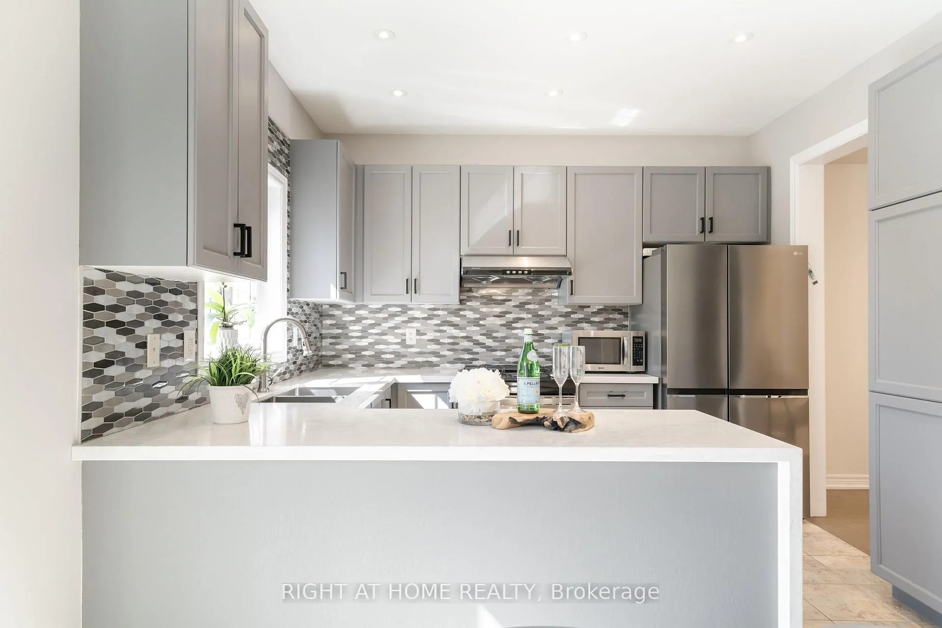Photo 23 of 14 Lady Loretta Lane, Vaughan, Patterson — HOMEH