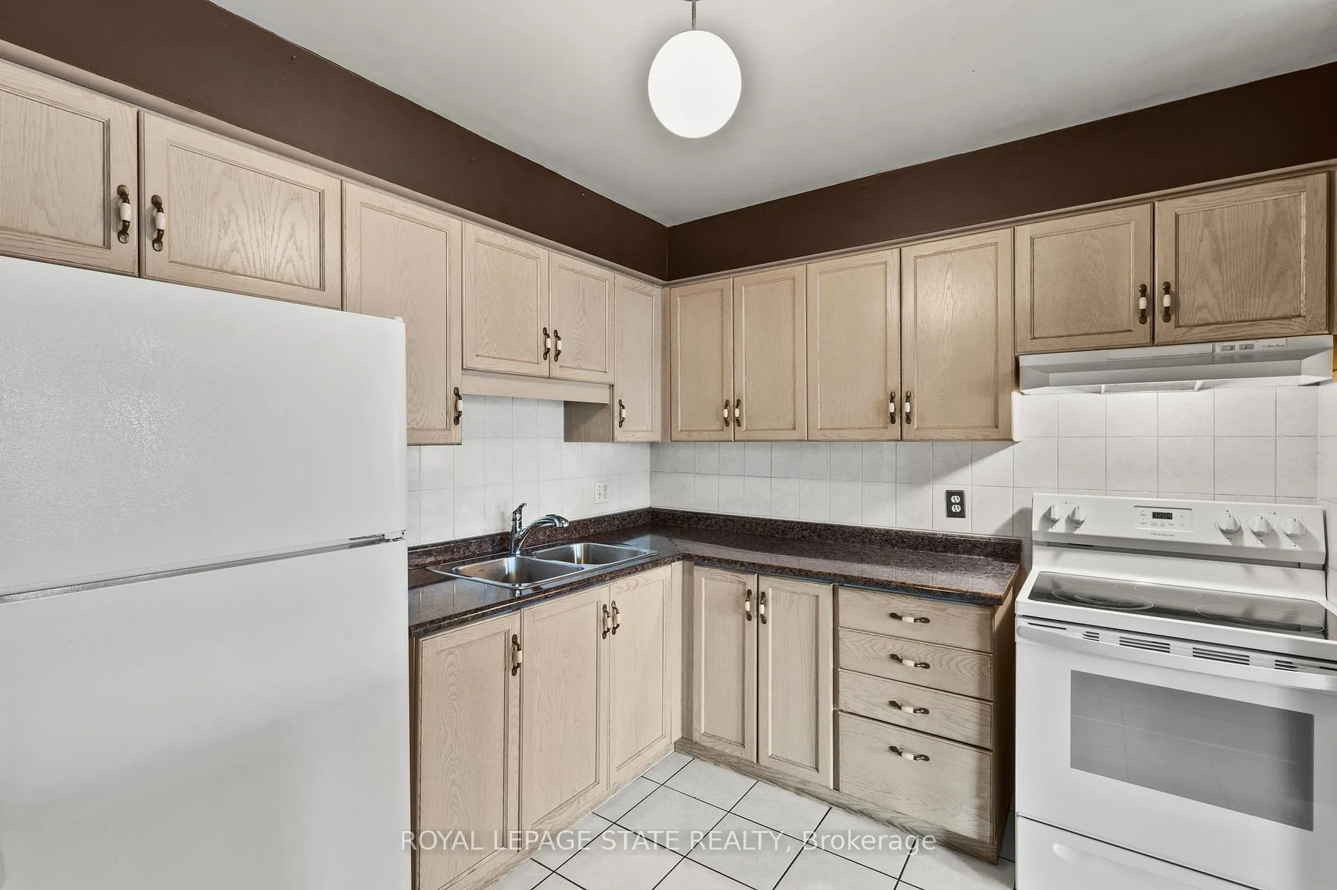 Photo 16 of Unit 11, 1860 Upper Gage Avenue, Hamilton, Allison — HOMEH