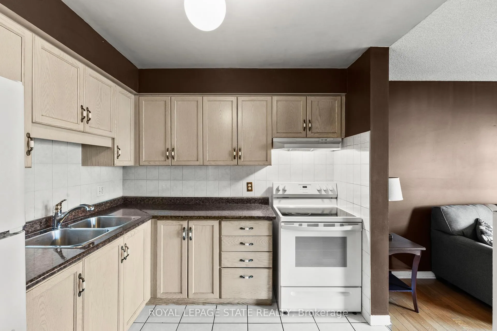 Photo 17 of Unit 11, 1860 Upper Gage Avenue, Hamilton, Allison — HOMEH
