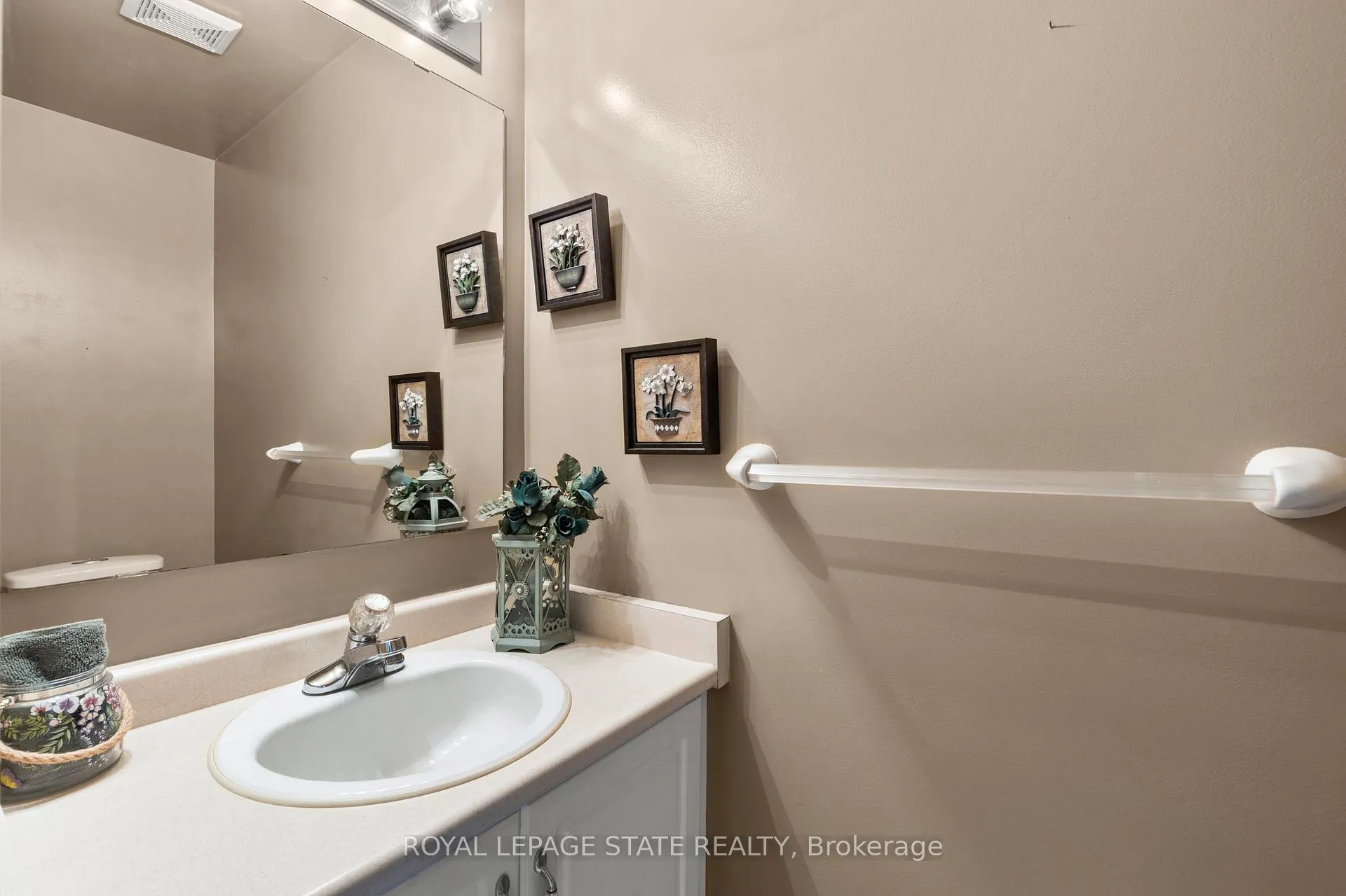 Photo 20 of Unit 11, 1860 Upper Gage Avenue, Hamilton, Allison — HOMEH