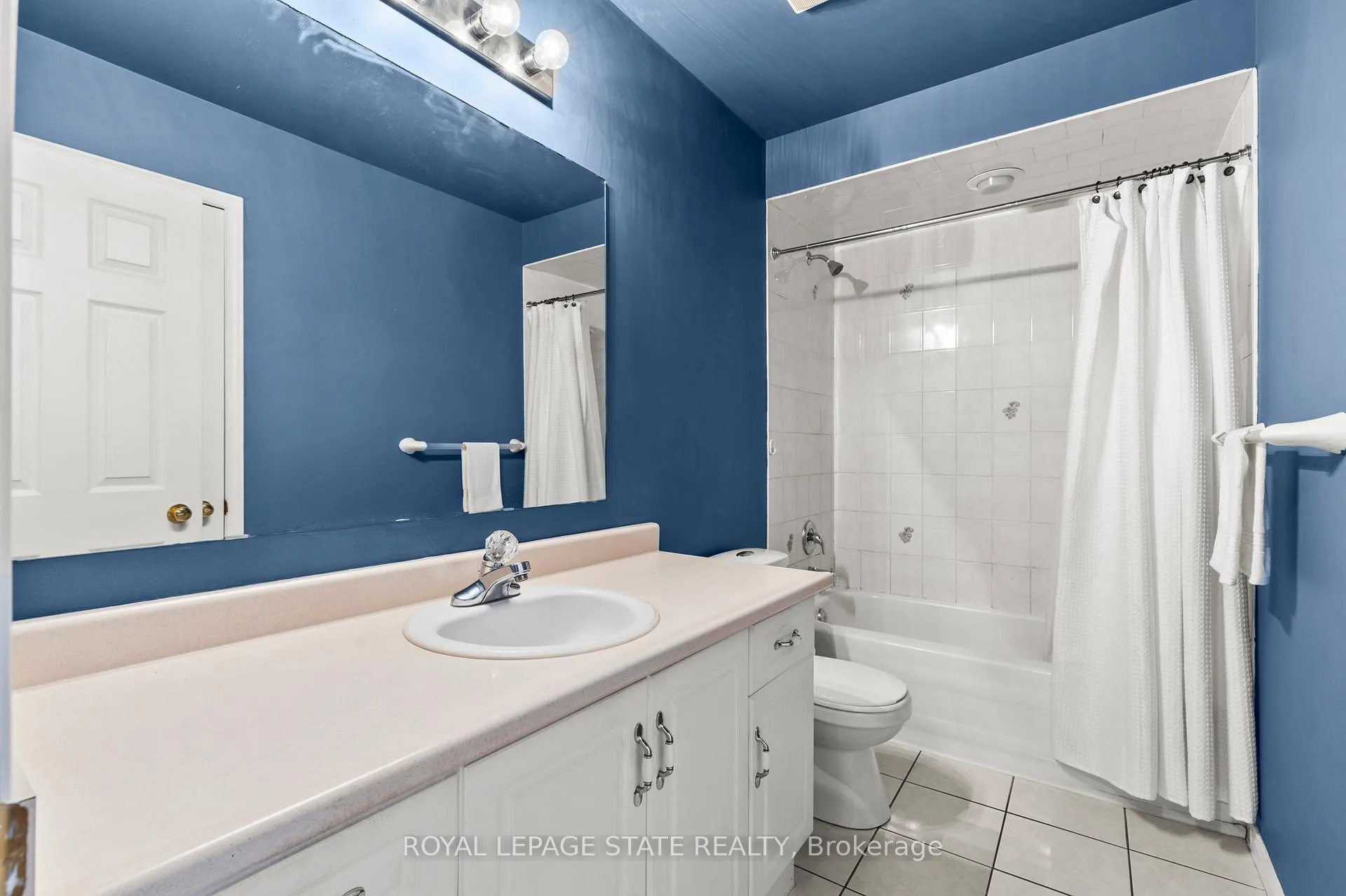 Photo 30 of Unit 11, 1860 Upper Gage Avenue, Hamilton, Allison — HOMEH