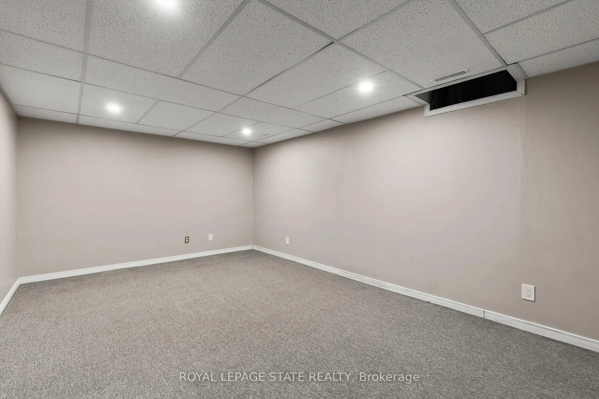 Photo 32 of Unit 11, 1860 Upper Gage Avenue, Hamilton, Allison — HOMEH