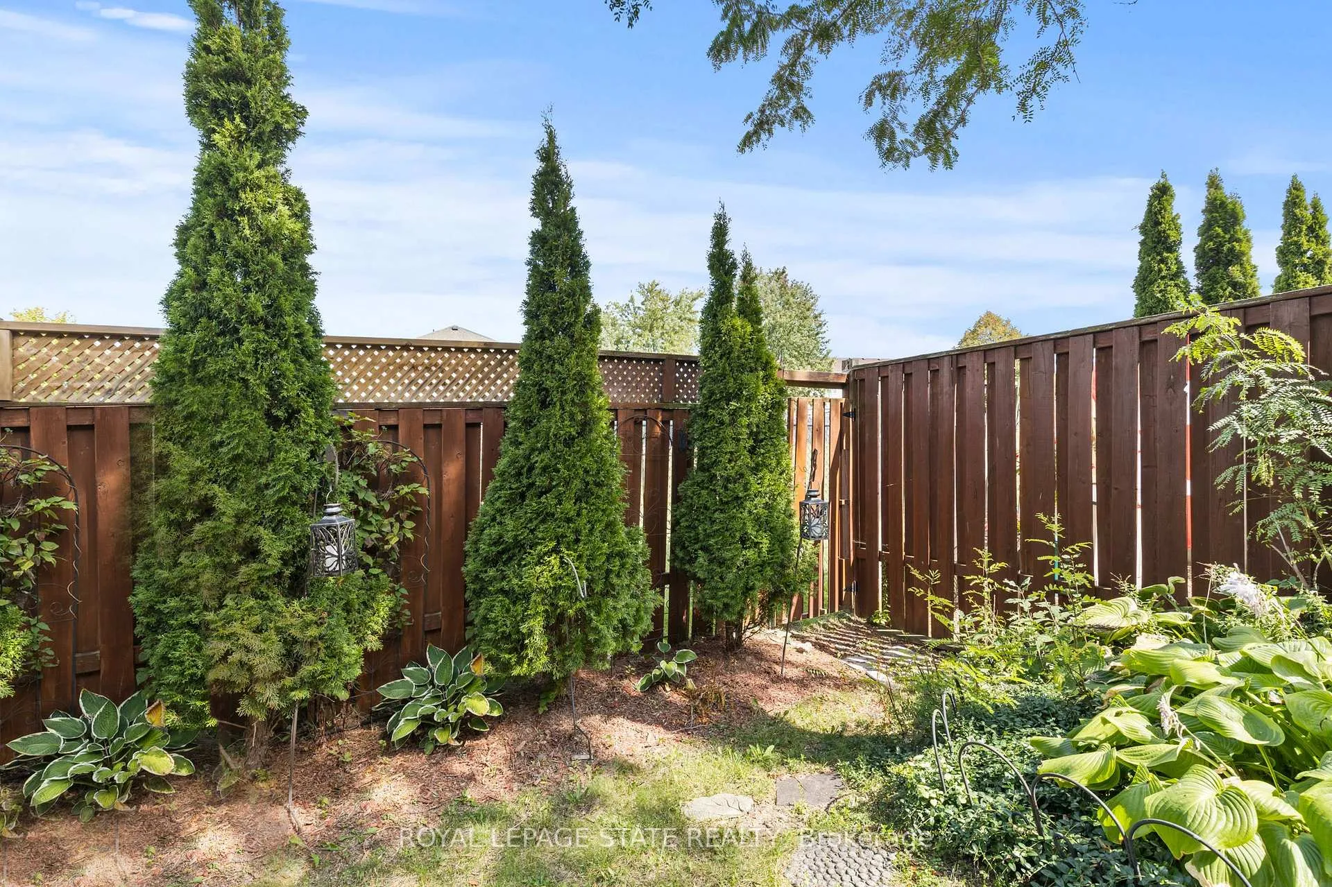 Photo 41 of Unit 11, 1860 Upper Gage Avenue, Hamilton, Allison — HOMEH