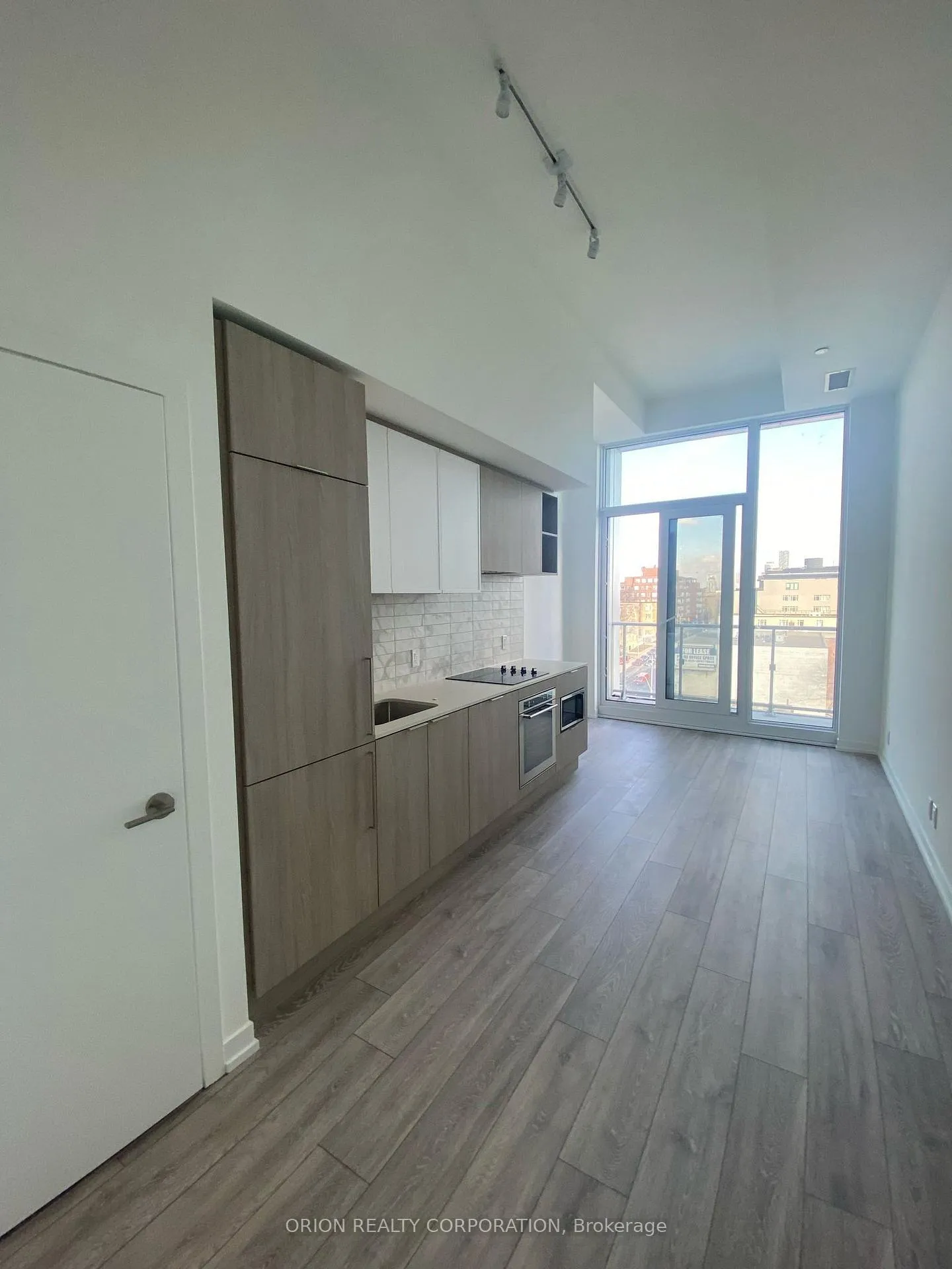 Photo 3 of Unit 1011, 2020 Bathurst Street, Toronto, Humewood-Cedarvale — HOMEH