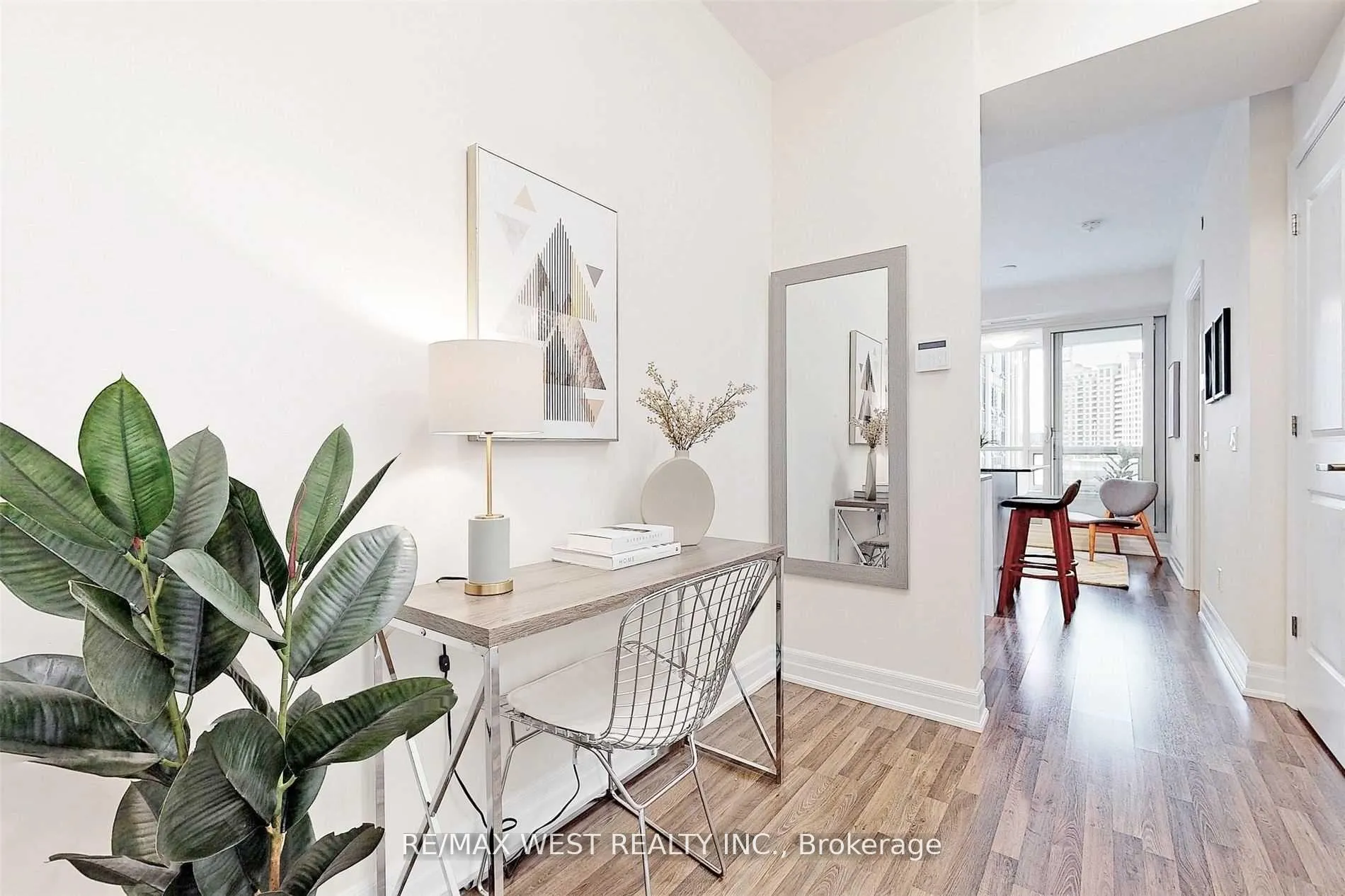 Photo 4 of Unit 301, 9085 Jane Street, Vaughan, Concord — HOMEH