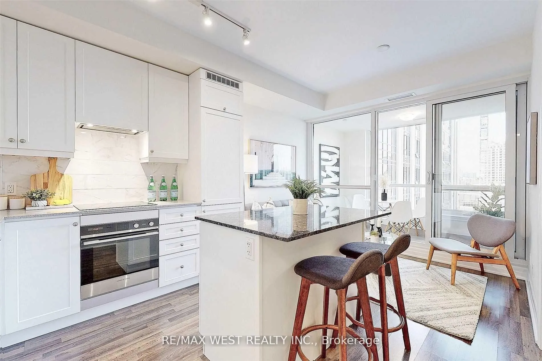 Photo 6 of Unit 301, 9085 Jane Street, Vaughan, Concord — HOMEH