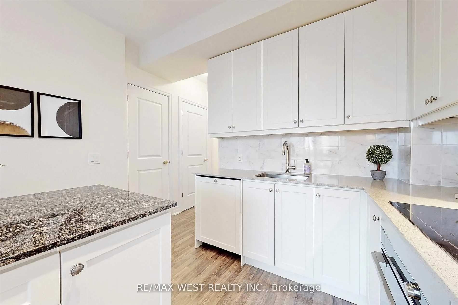 Photo 7 of Unit 301, 9085 Jane Street, Vaughan, Concord — HOMEH