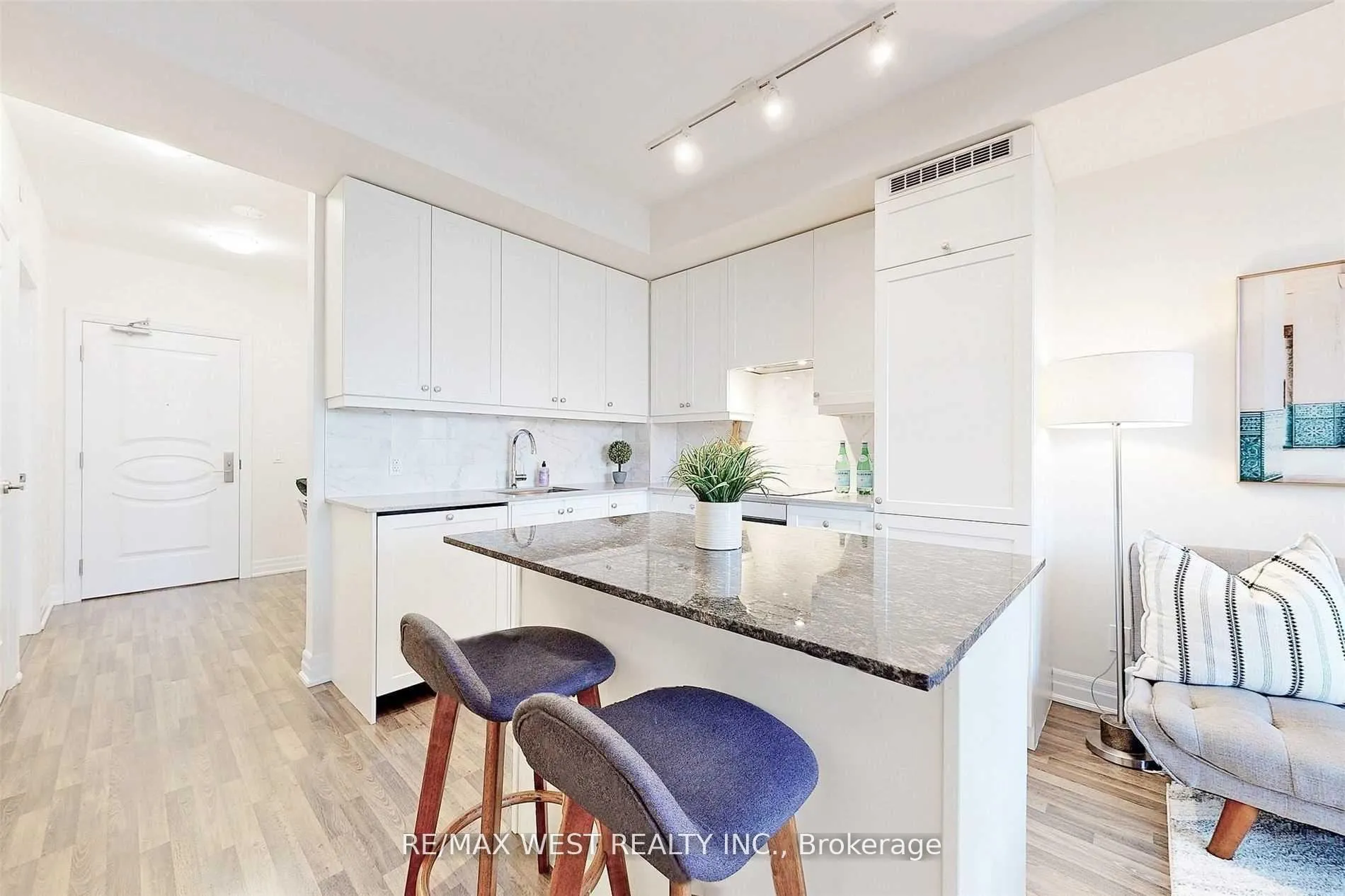 Photo 8 of Unit 301, 9085 Jane Street, Vaughan, Concord — HOMEH