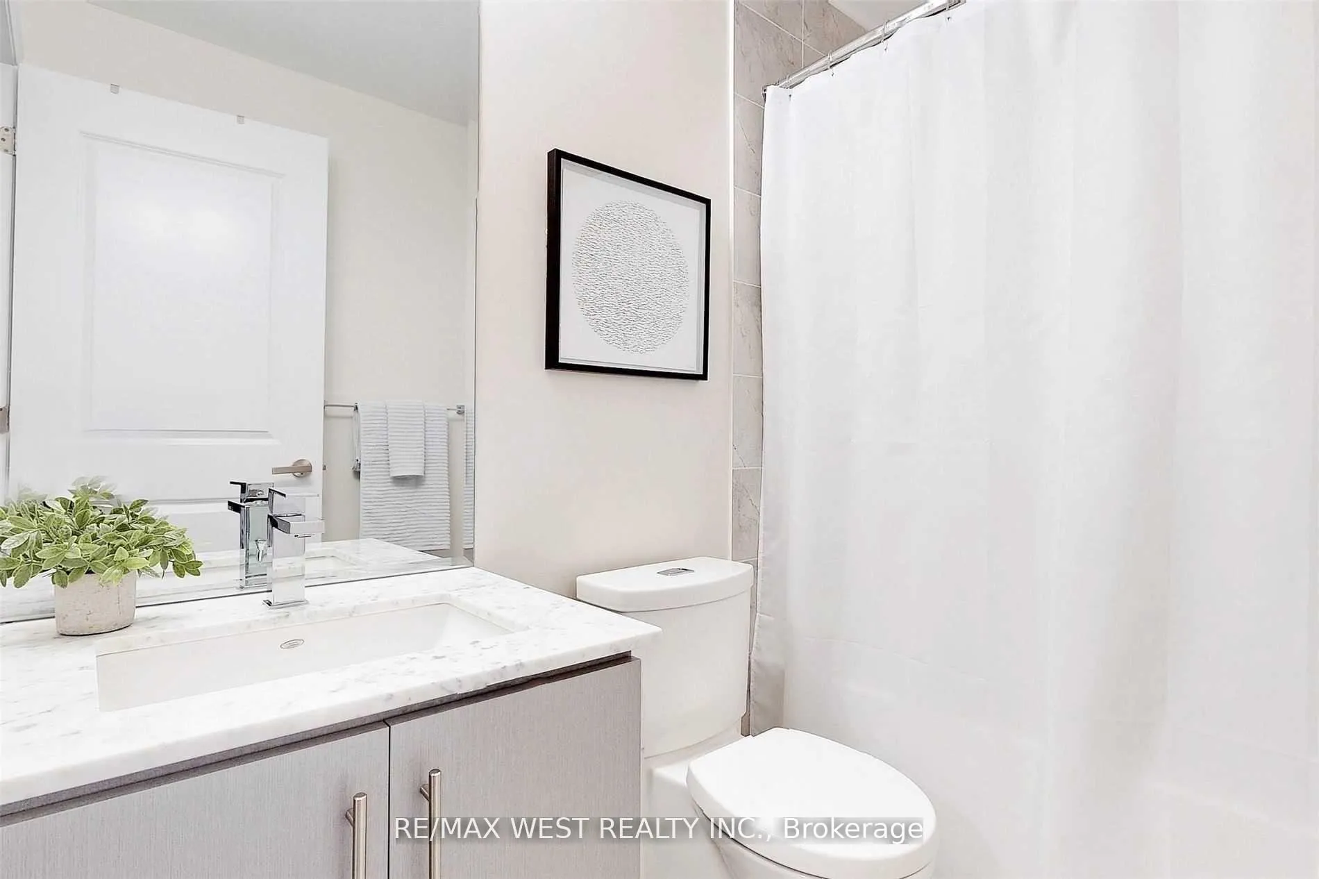 Photo 14 of Unit 301, 9085 Jane Street, Vaughan, Concord — HOMEH