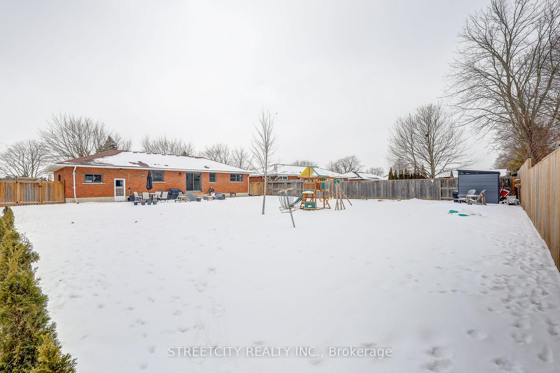 Photo 3 of 37 Lyndale Avenue, Central Elgin, Rural Central Elgin — HOMEH