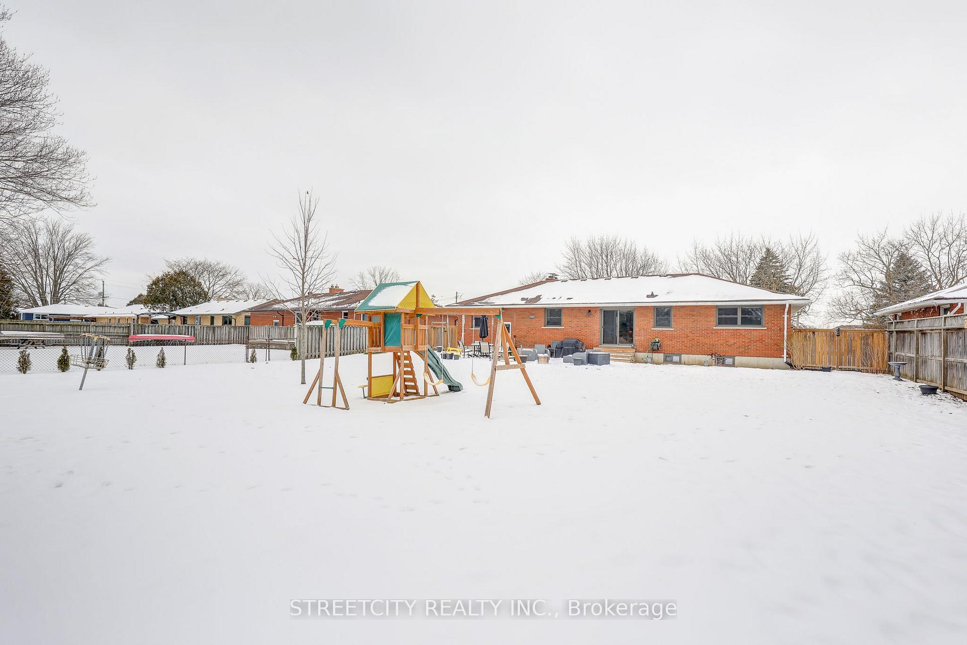 Photo 6 of 37 Lyndale Avenue, Central Elgin, Rural Central Elgin — HOMEH