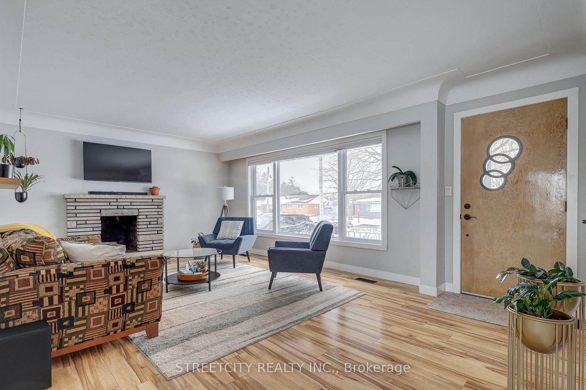 Photo 8 of 37 Lyndale Avenue, Central Elgin, Rural Central Elgin — HOMEH