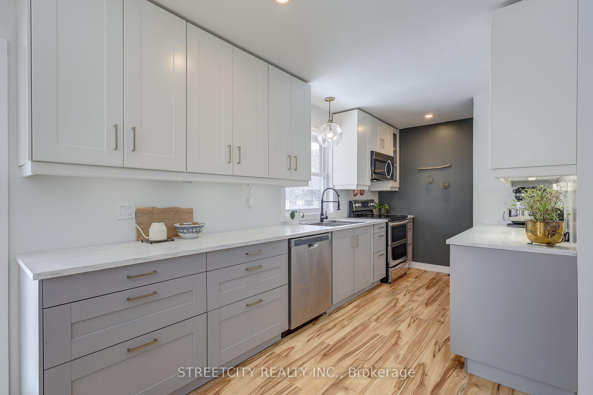 Photo 14 of 37 Lyndale Avenue, Central Elgin, Rural Central Elgin — HOMEH