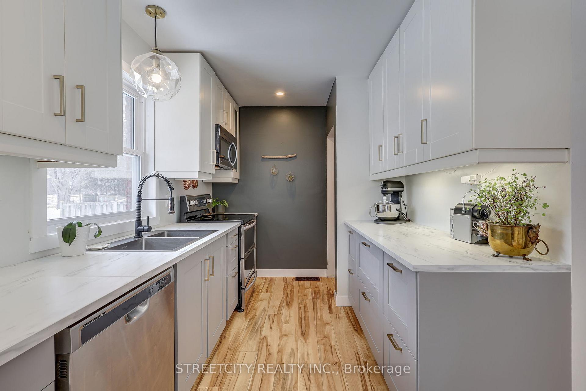 Photo 16 of 37 Lyndale Avenue, Central Elgin, Rural Central Elgin — HOMEH
