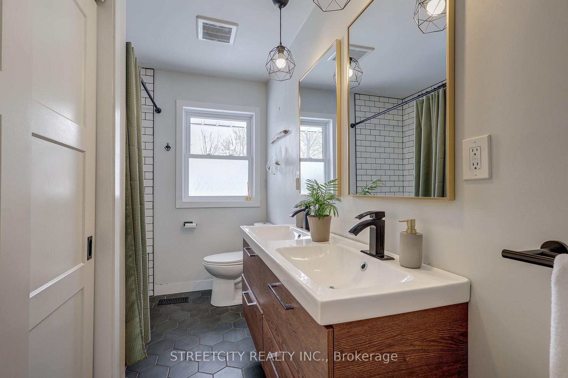 Photo 19 of 37 Lyndale Avenue, Central Elgin, Rural Central Elgin — HOMEH