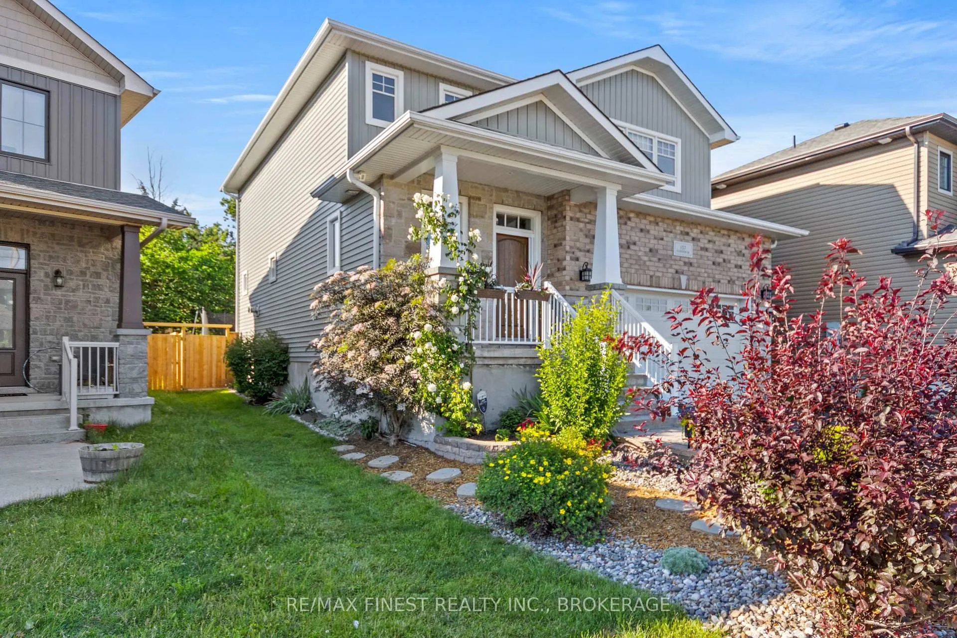 Photo 3 of 157 Islandview Drive, Loyalist, Amherstview — HOMEH