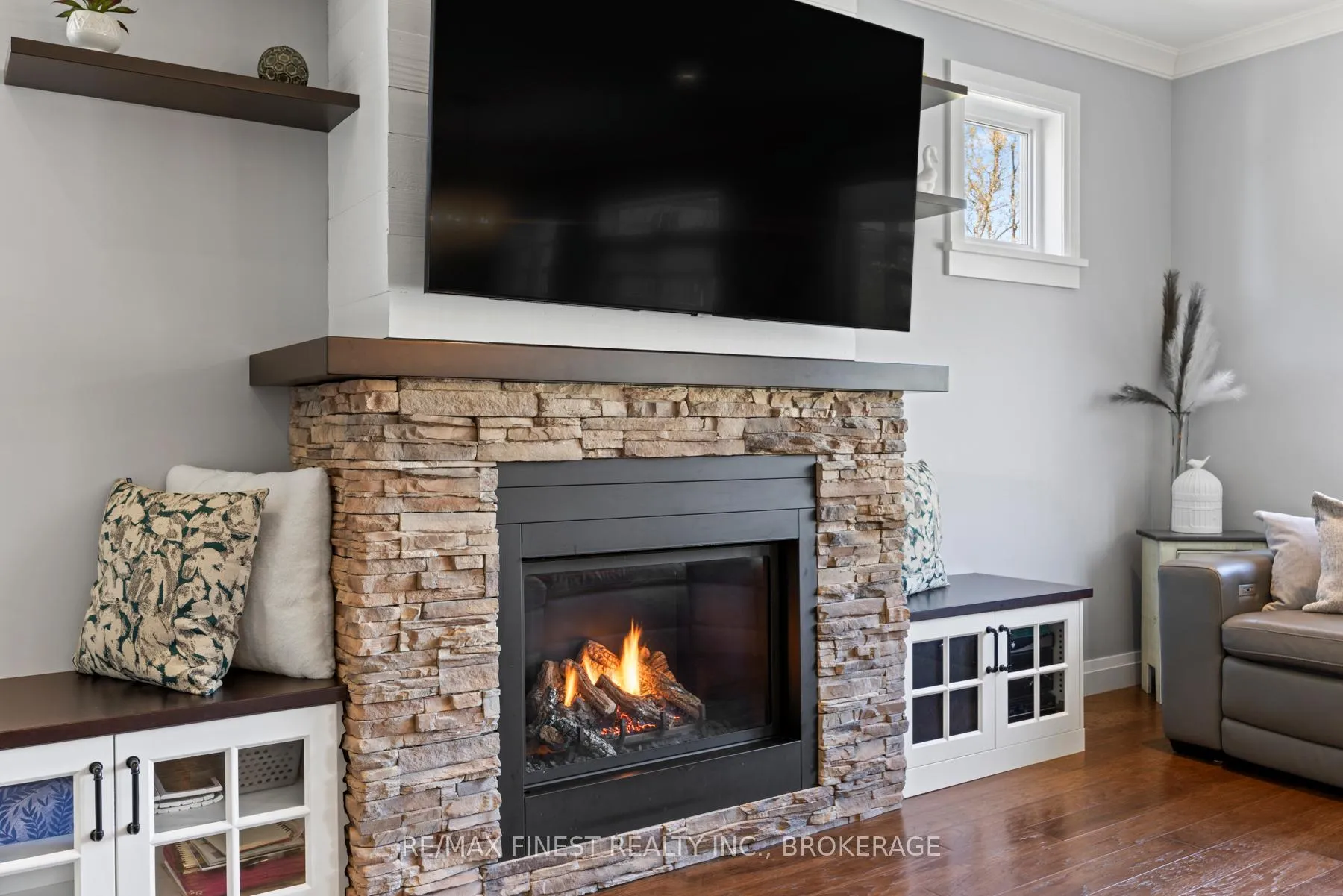 Photo 14 of 157 Islandview Drive, Loyalist, Amherstview — HOMEH