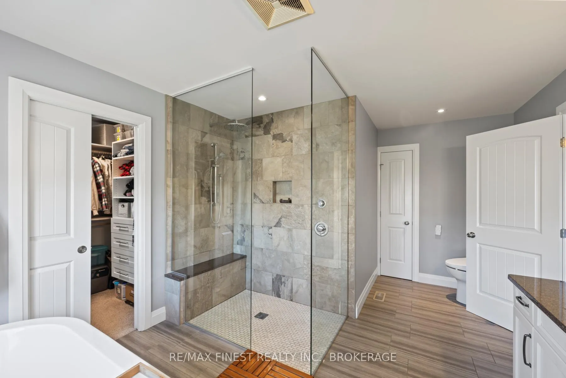 Photo 29 of 157 Islandview Drive, Loyalist, Amherstview — HOMEH