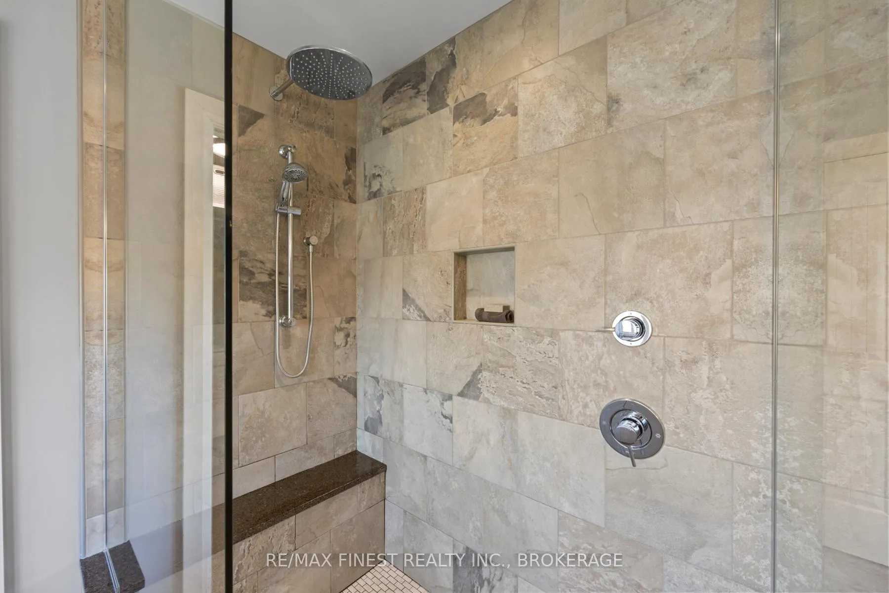 Photo 30 of 157 Islandview Drive, Loyalist, Amherstview — HOMEH