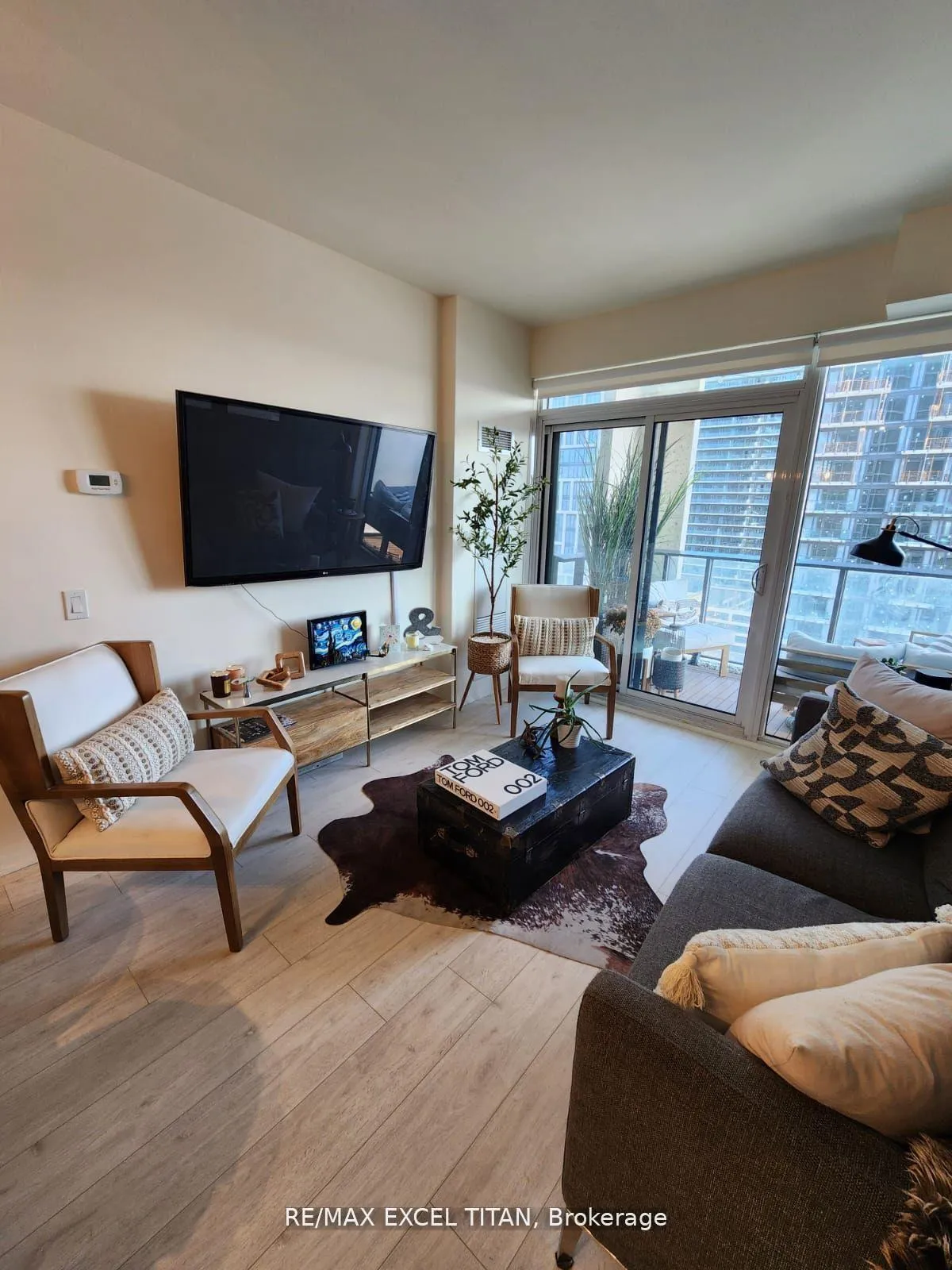 Photo 6 of Unit 1617, 9000 Jane Street, Vaughan, Concord — HOMEH