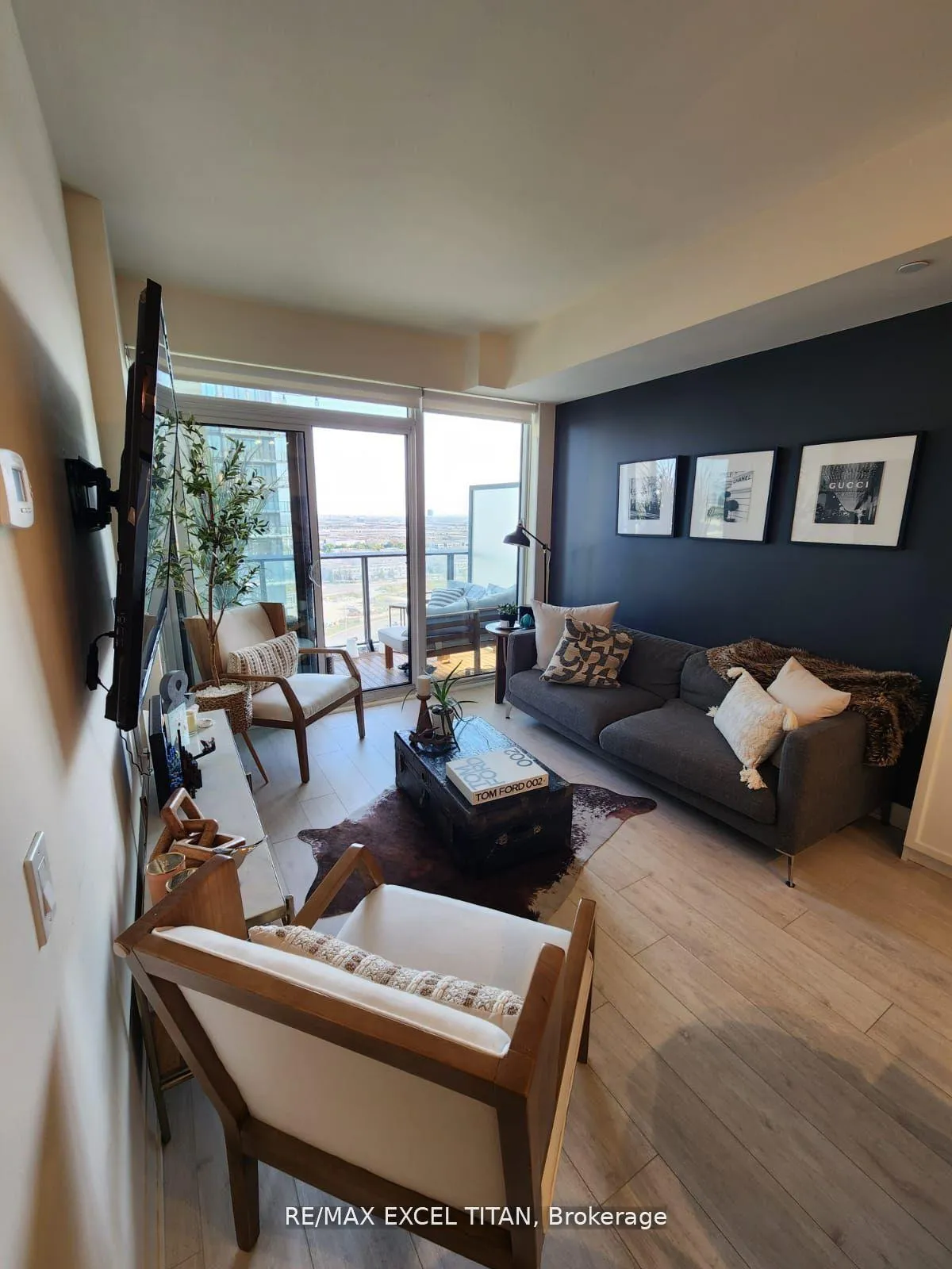 Photo 8 of Unit 1617, 9000 Jane Street, Vaughan, Concord — HOMEH
