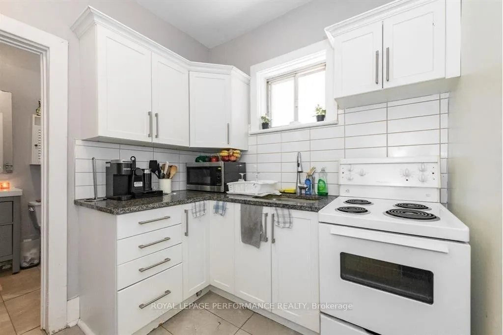 Photo 8 of Unit A, 721 Cooper Street, Ottawa, Ottawa Centre — HOMEH