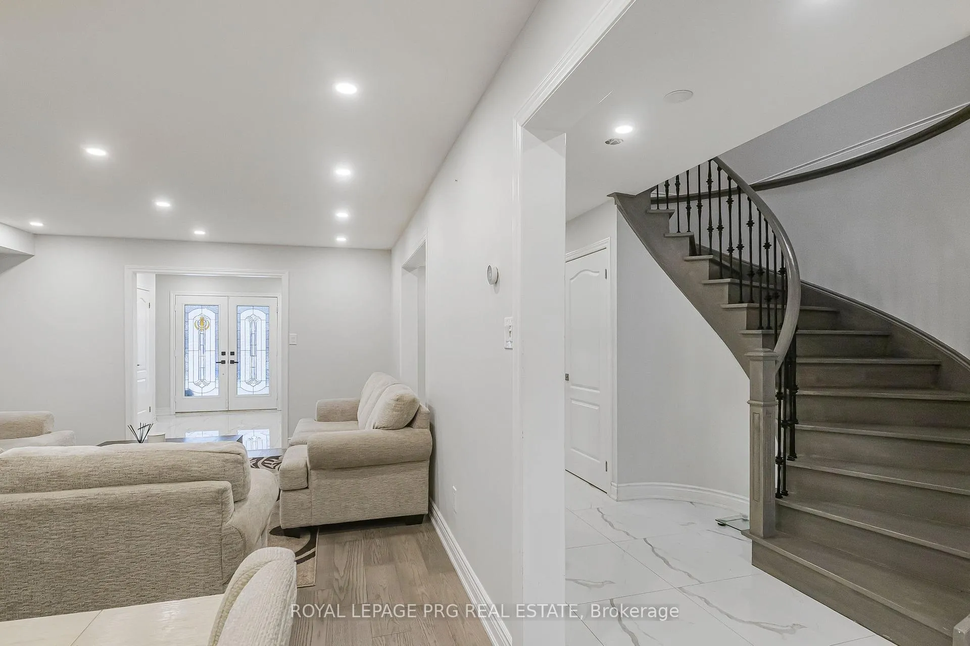 Photo 11 of 226 Mountainberry Road, Brampton, Sandringham-Wellington — HOMEH
