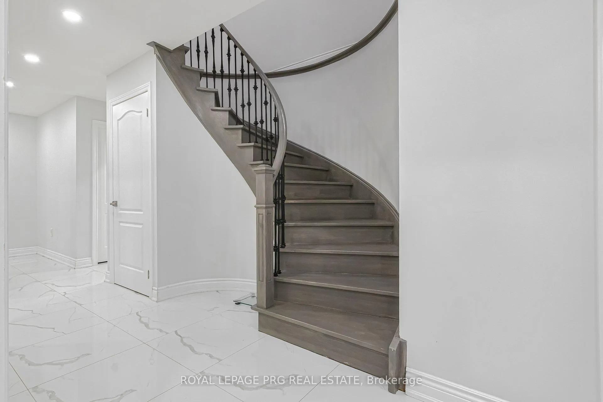 Photo 16 of 226 Mountainberry Road, Brampton, Sandringham-Wellington — HOMEH